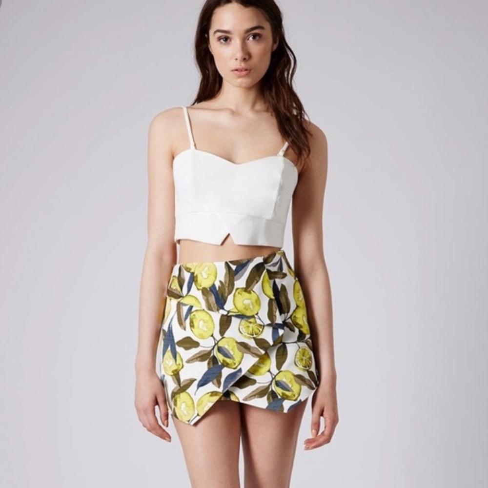 Top shop lemon skort with functional pockets